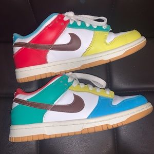 “Nike Dunk SE Free.99”